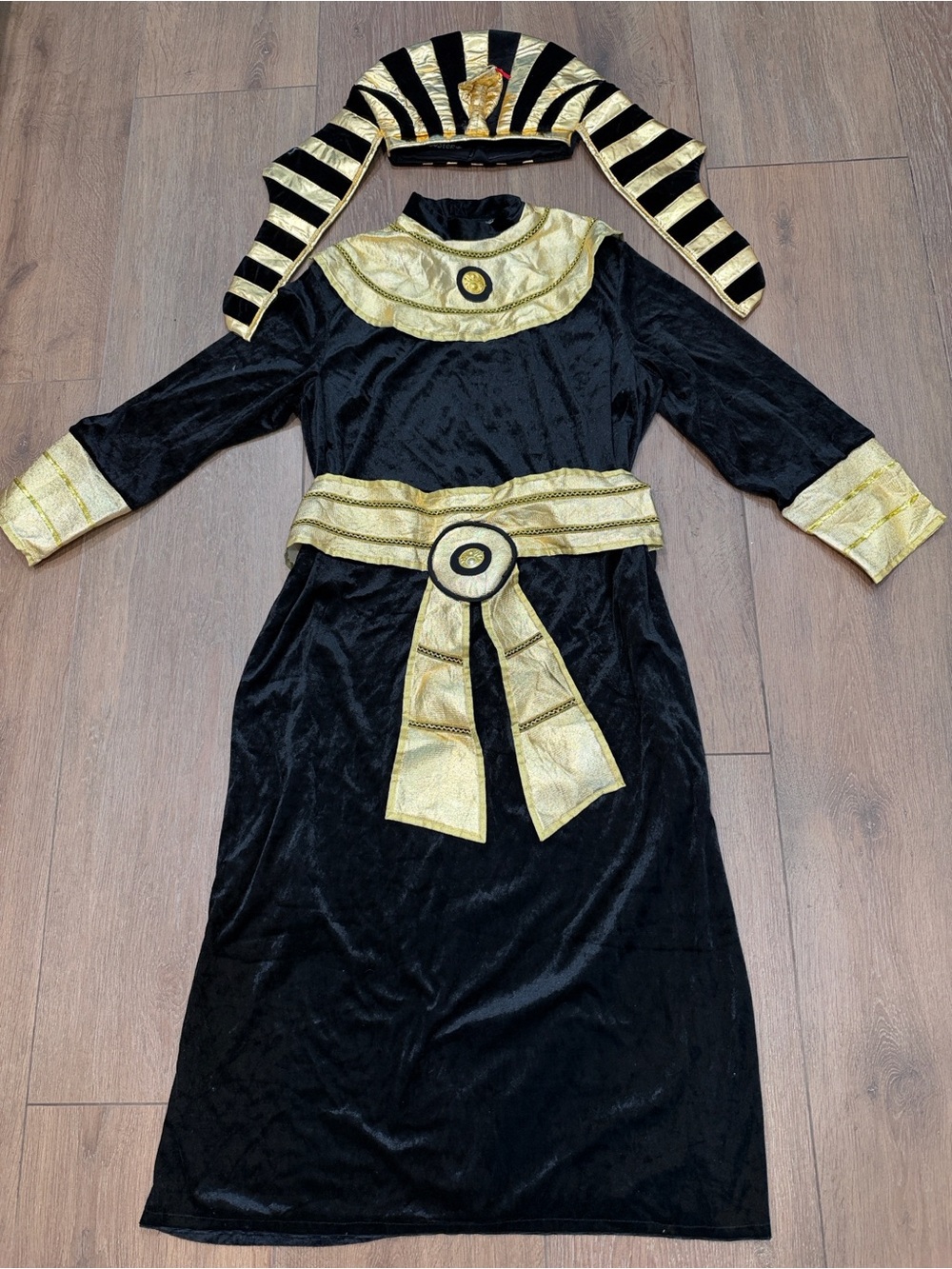 Forum Novelity men's pharaoh costume. Size L.